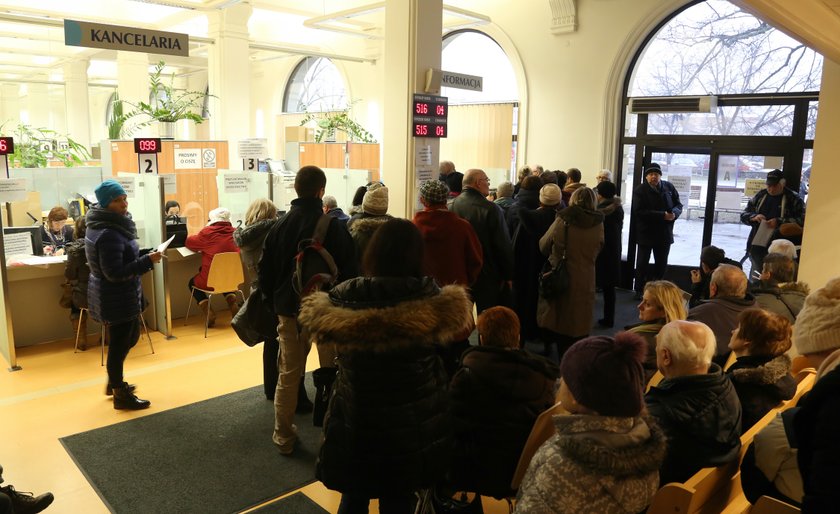 Gigantyczne kolejki w Stołecznym Centrum Osób Niepełnosprawnych