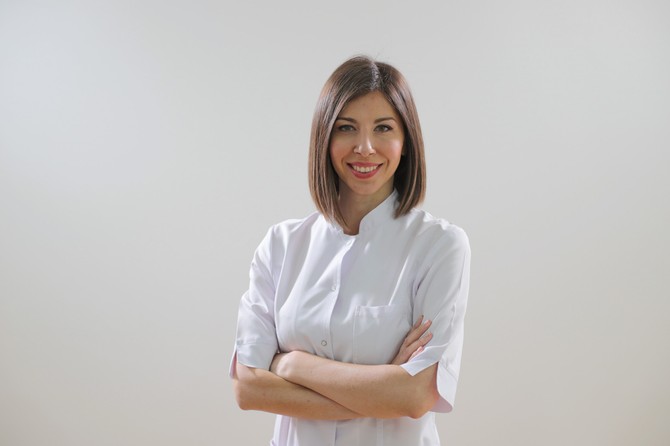 dr Elena Arsova triholog