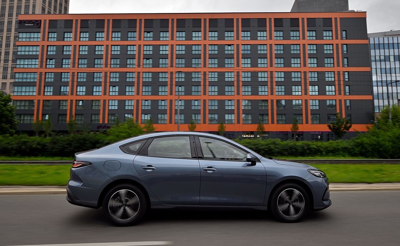 Nowy BYD Seal 5 DM-i