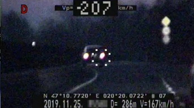 Volt, aki 207 km/h-val közlekedett /Fotó: police.hu