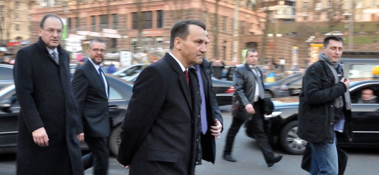 Sikorski: Potwierdzam, odradzałem Lechowi Kaczyńskiemu wizytę w Katyniu