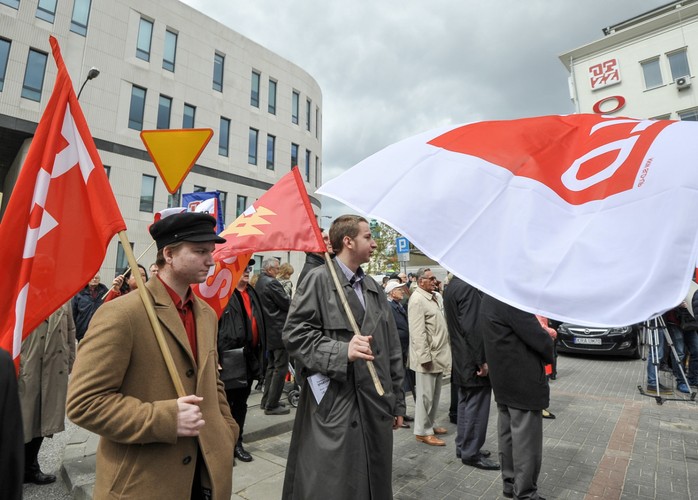 Pochód pierwszomajowy pod hasłem 
