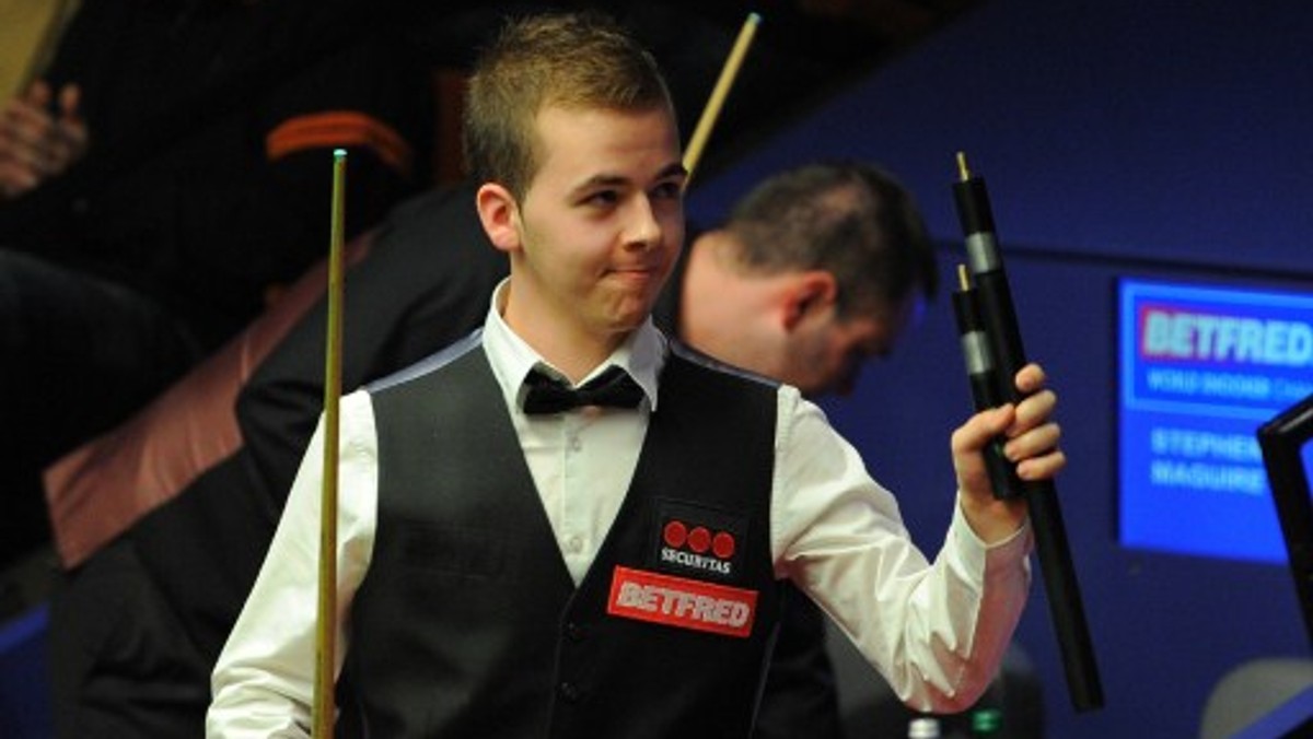 Luca Brecel wywalczył awans do trzeciego etapu kwalifikacji Australian Goldfields Open. Belgijski zawodnik pokonał 5-1 Ryana Clarka.