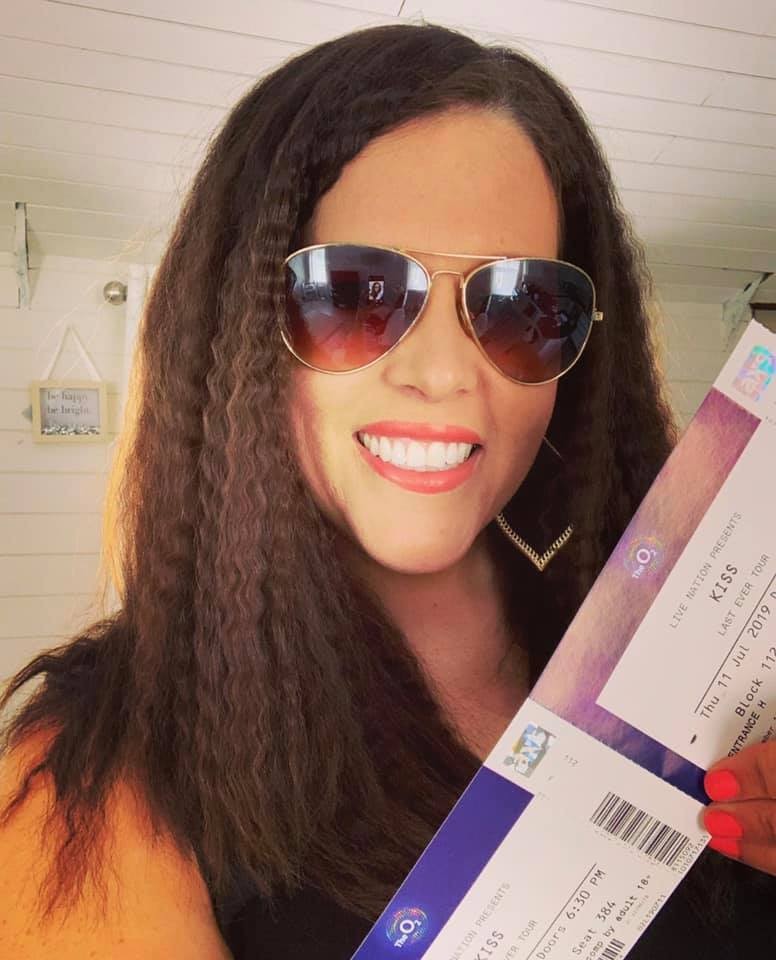 Helen diagnostikovali zákernú rakovinu jazyka.