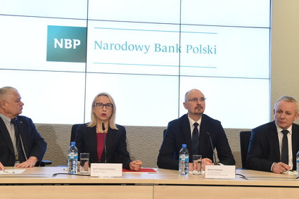 Minister finansów i nowy szef KNF zapewniają o stabilności systemu finansowego