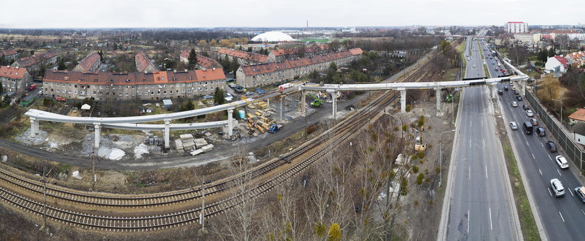 Poczekamy jeszcze na kładkę na Psim Polu