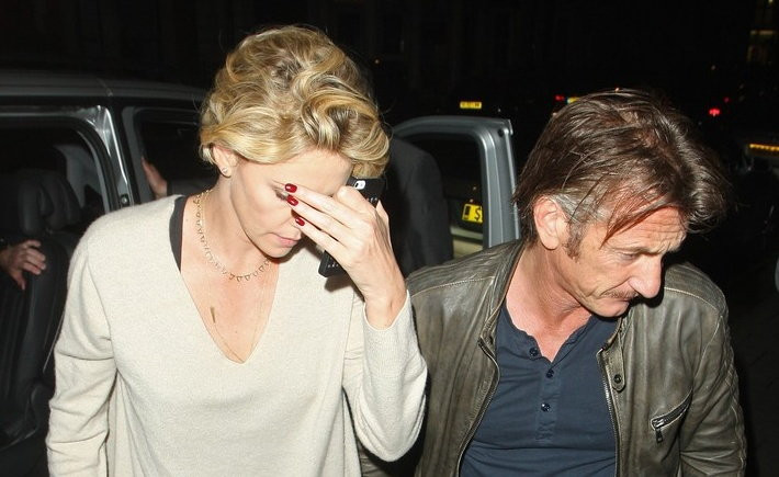 Charlize Theron i Sean Penn