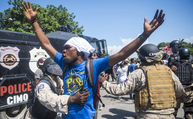 Rząd Haiti "zgubił" 2 mld dolarów. Zamieszki na ulicach, policja strzela do demonstrantów