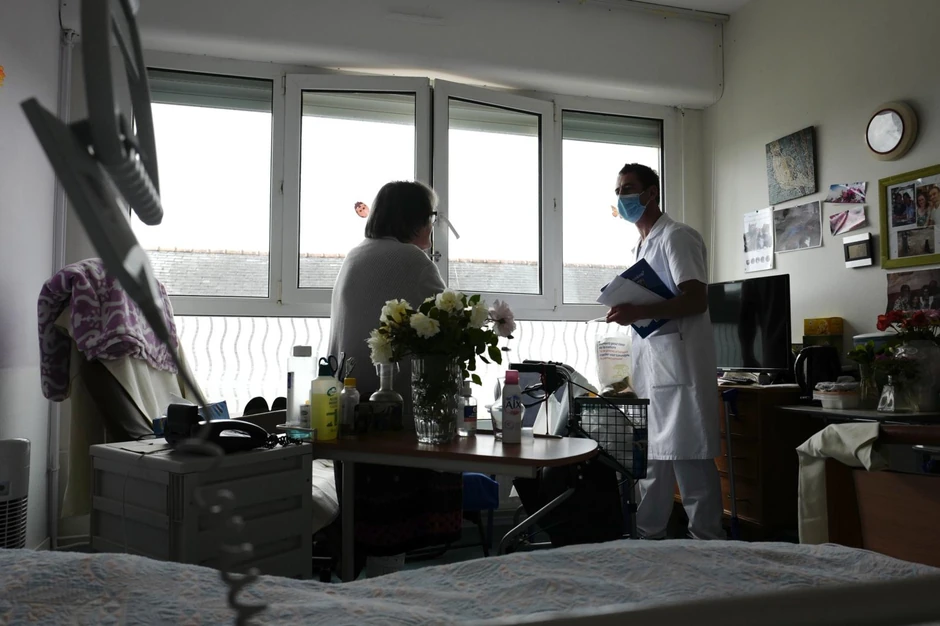 Kada je otišla u dom on je molio da se vrati kući