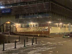 Na siedzibie PiS pojawił się napis. O sprawie została powiadomiona policja