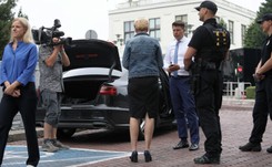 Premier o 'aferze bagażnikowej': Apeluję do opozycji o zdrowy rozsądek. Rzecznik prezydenta: I co teraz, skok ze spadochronu?