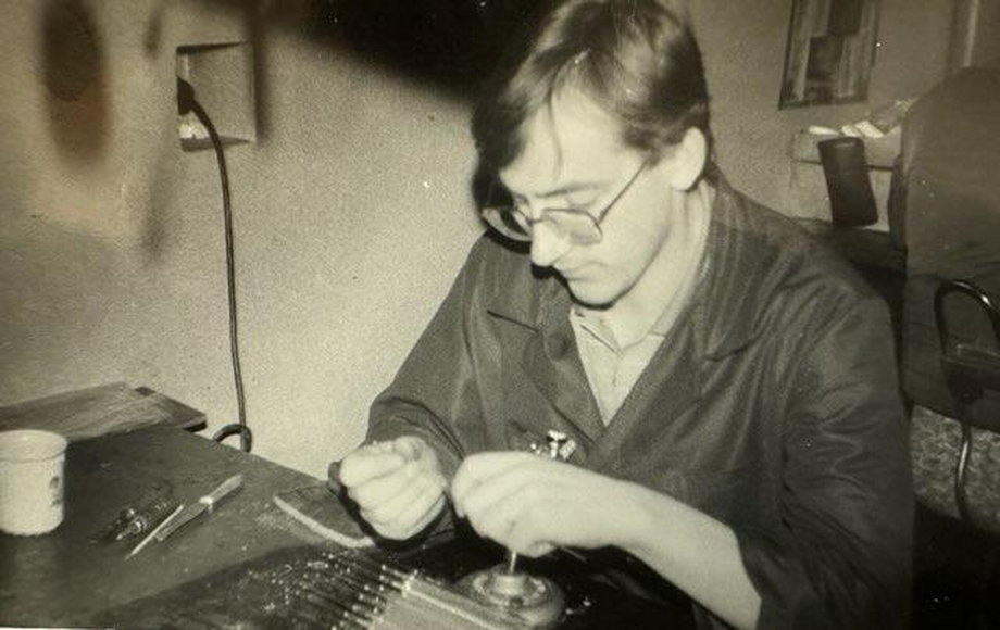 Marek Morawski w fabryce termometrów, lata 80.