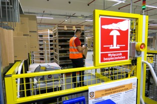 Związkowcy kontra Amazon. "Nawet wyrobienie 99,8 proc. normy daje ocenę negatywną"