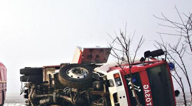 Védtelenek a tűzoltók vonulás közben