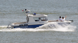 Csónakot lopott: a Dunából kellett kimenteni a vízbe ugró, zavart nőt