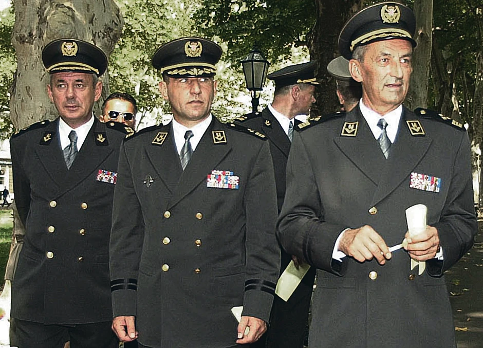 Ante Gotovina (drugi s leva)