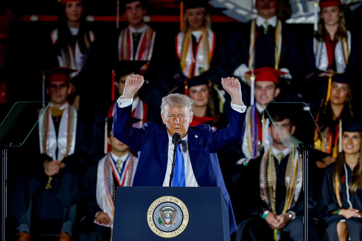 "Maksymalna presja" na Iran. Donald Trump w natarciu