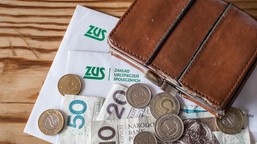 mam 60 lat i 40 lat stażu pracy - jaką emeryturę otrzymam? oto kwota z zus