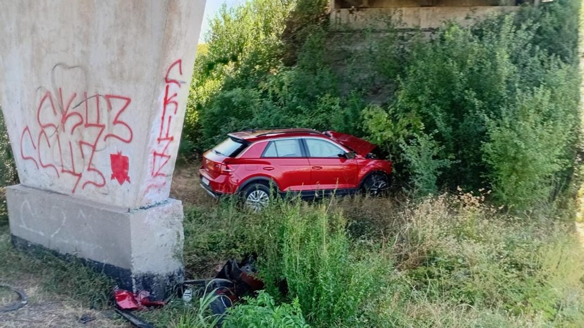 Pronađen mrtav muškarac u kolima u Inđiji