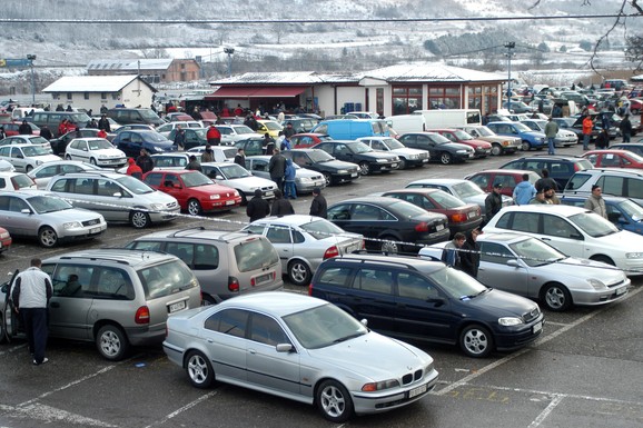 Auto-industrija sve manje zarađuje po automobilu! Profit po vozilu pao 16 odsto: Carine zadaju velike probleme