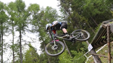 Zawodnik downhillu poważnie ranny po wypadku w Beskidzie Śląskim