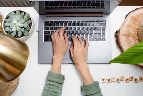 Korzystasz z usług freelancerów? Zadbaj o bezpieczeństwo danych i sprawdź jak twój kontrahent używa AI