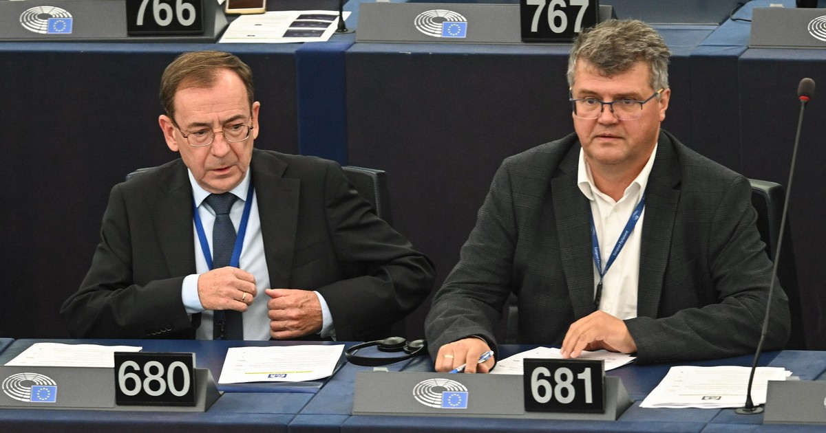 Przełom w sprawie Wąsika i Kamińskiego! Grozi im więzienie