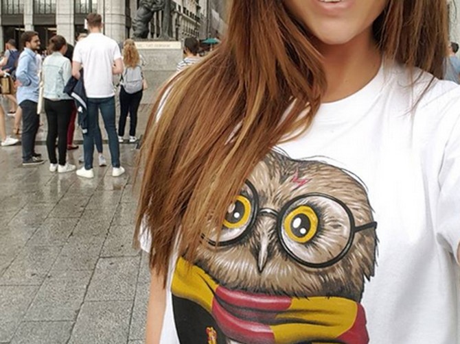 Šta vi kažete - da li je ovde prste umešao fotošop?