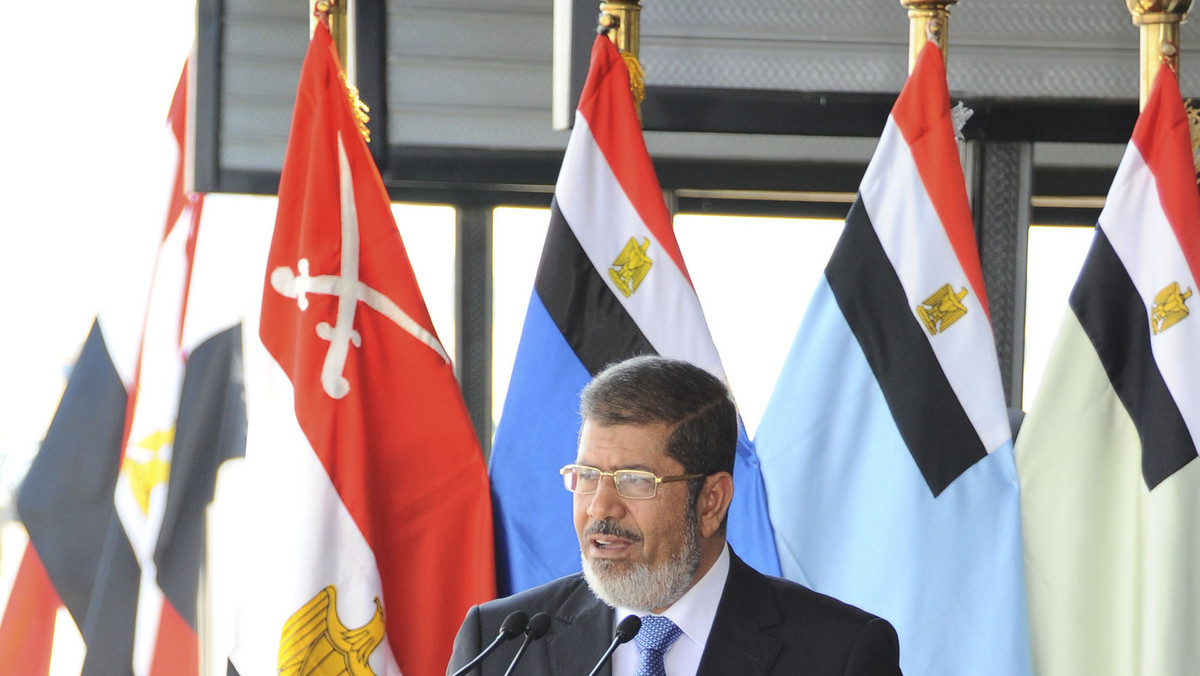 Prezydent Egiptu Mohammed Mursi zdjął ze stanowiska prokuratura generalnego.
