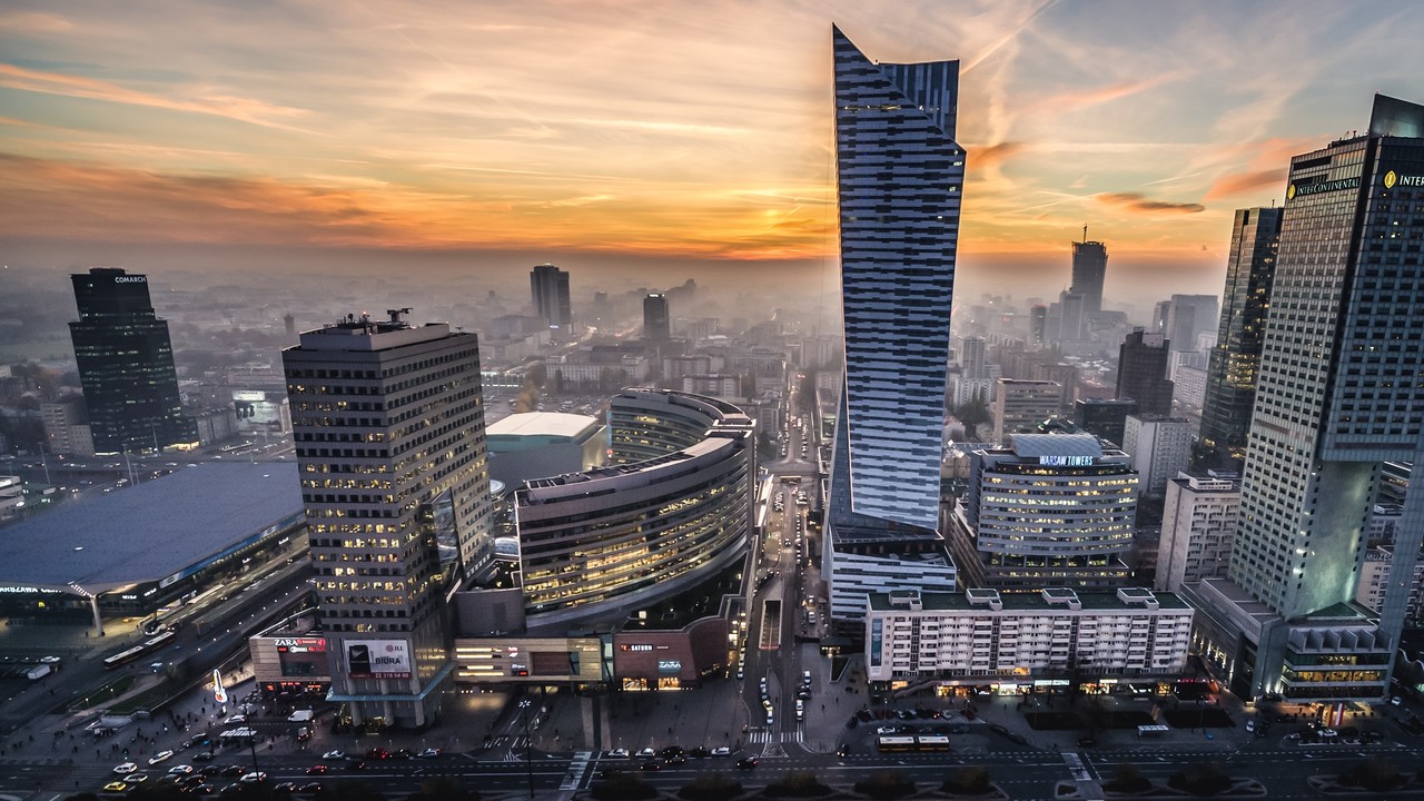 "Warszawa to inny świat ekonomiczny". Niemcy z zachwytem patrzą na Polskę. "Nie jest już krajem emigracji"