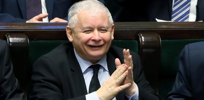 Najnowszy sondaż CBOS. Kaczyński ma powody do zadowolenia?