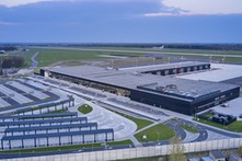 Rosną straty lotniska w Radomiu. PPL tną koszty. Pracownicy przenoszeni do stolicy