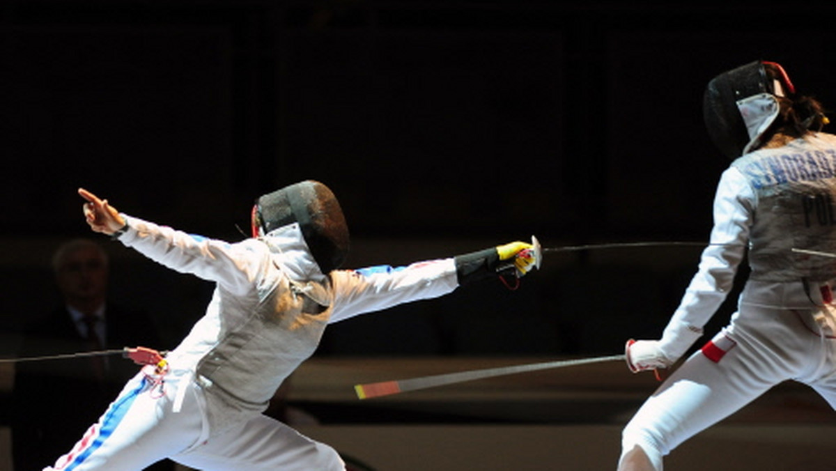 Martyna Synoradzka (AZS AWF Poznań) przegrała w ćwierćfinale z Amerykanką Lee Kiefer 12:15. Wynik ten oznacza, że nasza reprezentantka nie zdobędzie medalu podczas turnieju indywidualnego florecistek na szermierczych mistrzostwach świata w Katanii.