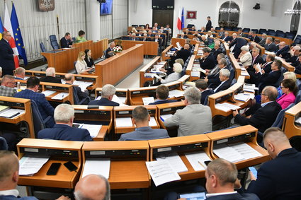 800 plus. Senat zmienia zdanie. Jest decyzja komisji