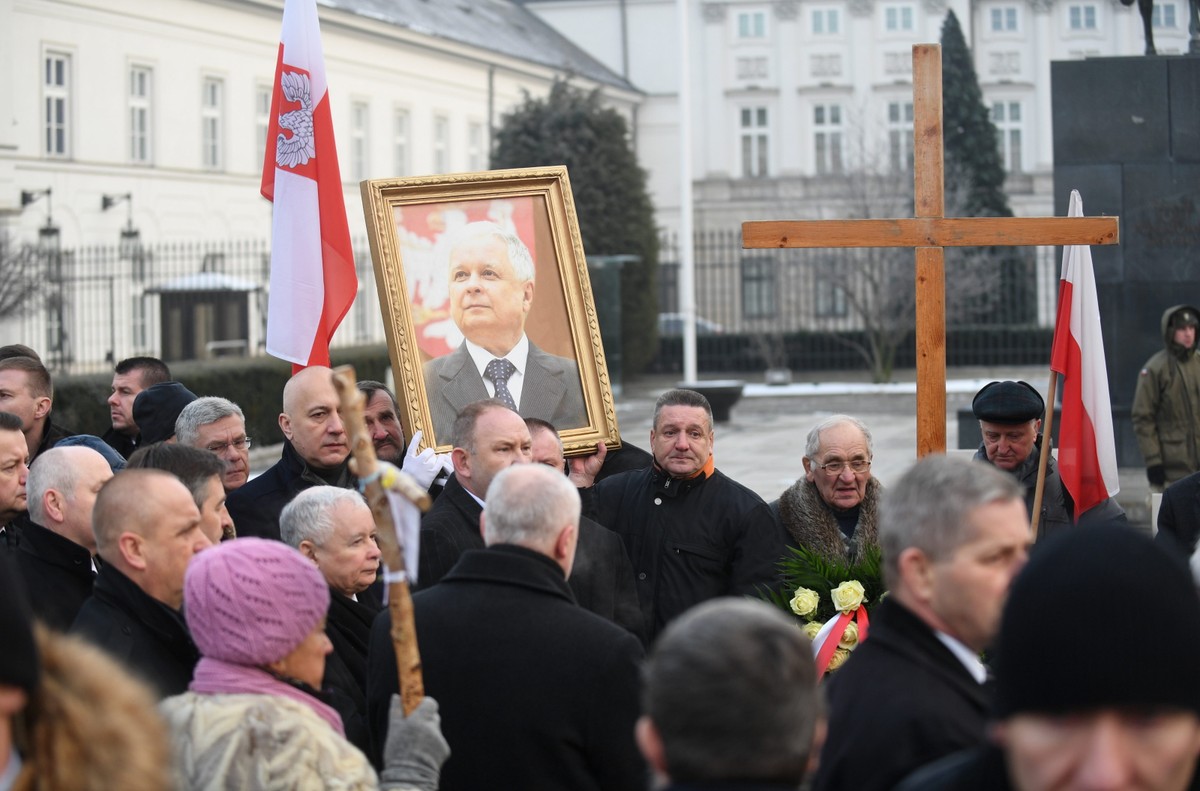 W Warszawie upamiętniono ofiary katastrofy smoleńskiej