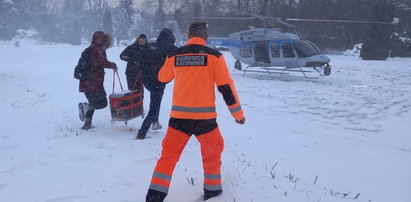 Trzeba było przewieźć serce do przeszczepu, ale śnieg mógł wszystko zniweczyć. Policjanci pomogli wygrać wyścig z czasem