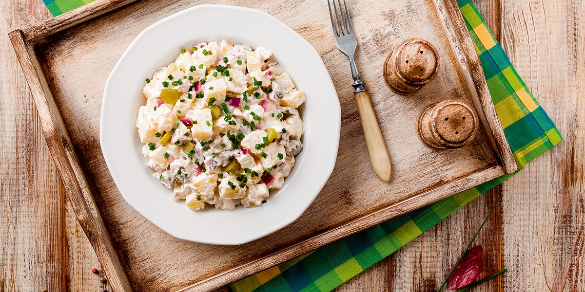 Amerykański spec od grillowania poleca tę sałatkę jako samodzielne danie lub dodatek do grillowanego mięsa.