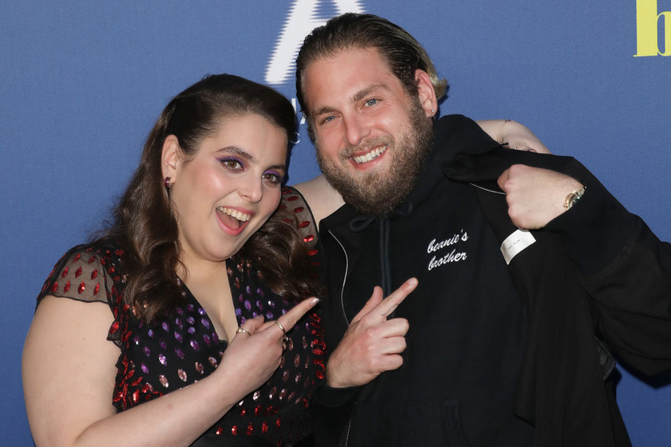 Beanie Feldstein i Jonah Hill