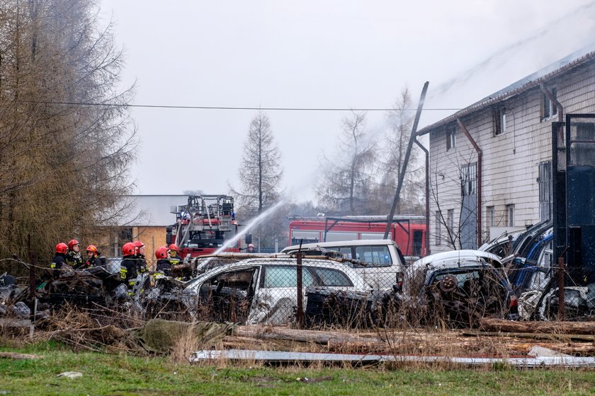 Na Złotnie płonął warsztat samochodowy