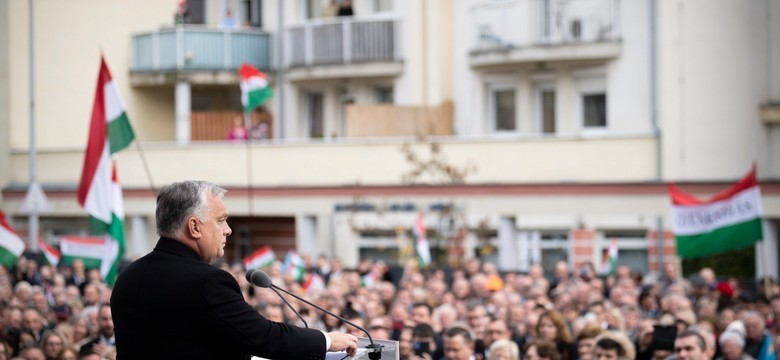 Orban: Musimy walczyć z inwazją migrantów, wojną na wschodzie i kryzysem na zachodzie