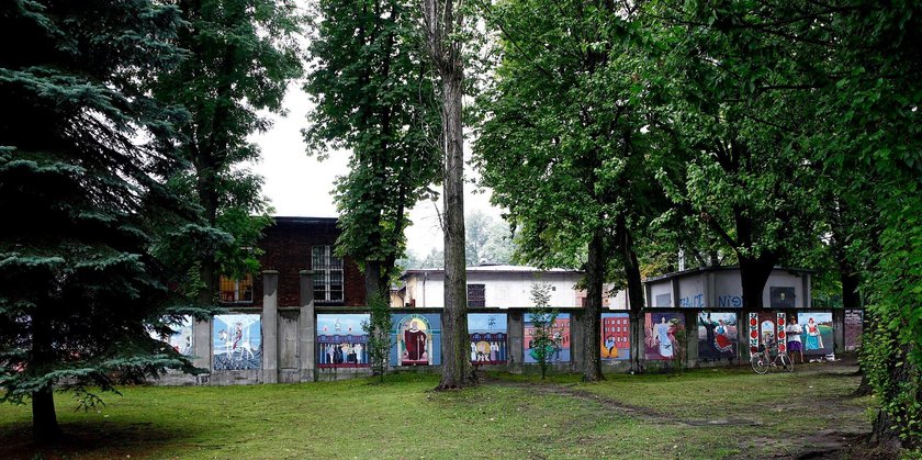 Katowice. Mural w Nikiszowcu na cześć artystów z Grupy Janowskiej