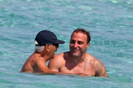 Nikad NIJE PRIZNAO DA JE GEJ, ali su mu fetiš bili MLAĐI MUŠKARCI U GAĆICAMA na jahti: Slavni Italijan VOLEO JE I ŽENE, a kao NAJVEĆA LJUBAV izdvojio se ipak ON