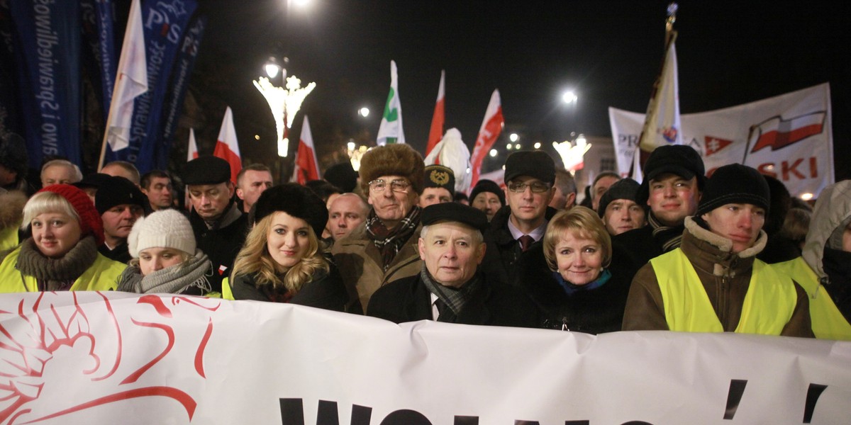 Marsz PiS. Zimno, tłoczno i patriotycznie