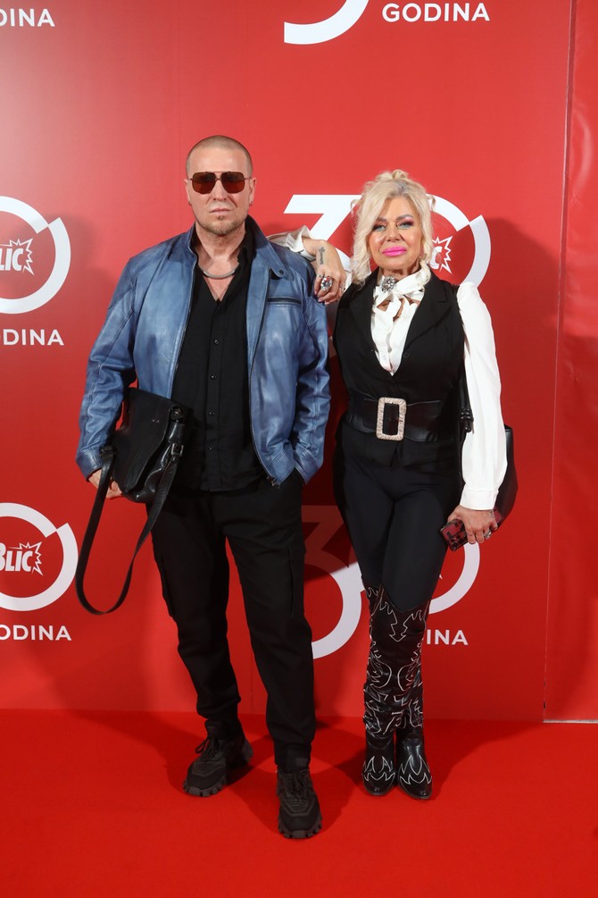 Proslava 30 godina Blica: Zorana Pavić sa prijateljem
