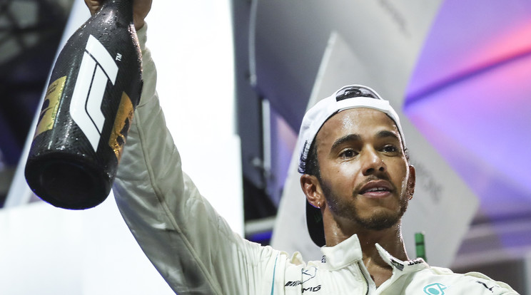 Lewis Hamilton ismét bizonyította, az
idén ő volt a legjobb a Forma–1-ben /Fotó: MTI-EPA - Srdjan Suki