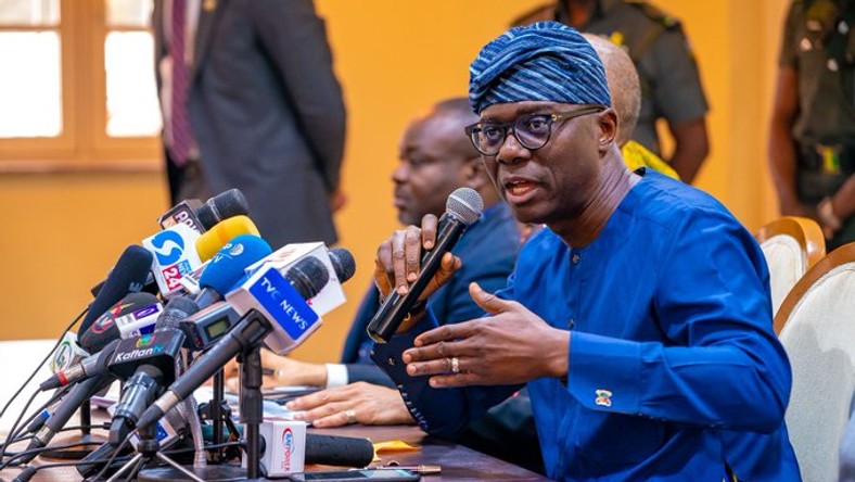 Sanwo-Olu shares coronavirus containment plans with the press (Twitter @jidesanwoolu)