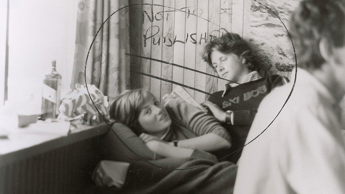 Czarno-biała fotografia "Not to be published" została wykonana najprawdopodobniej podczas wyjazdu przyszłej Księżnej na narty między 1979 a 1980 rokiem.Na licytacji zorganizowanej prze RR Auctions unikatowe zdjęcie nabył anonimowy nabywca z San Diego.