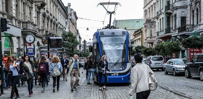 Koszmar pasażerów. ZIKiT obciął kursy autobusów i tramwajów