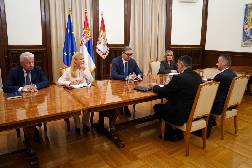 Aleksandar Vučić sastao se danas sa predstavnicima Alternative za promene