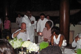 "Nisam bio ni blizu tog čoveka", kaže VIL SMIT, a gledao Paf Dedija kako jede voće sa GOLE ŽENE! Prvi put o spekulacijama da je BLUDNIČIO, a evo šta kaže o BEBI ULJU koje je na tone pronađeno u kući ozloglašenog repera